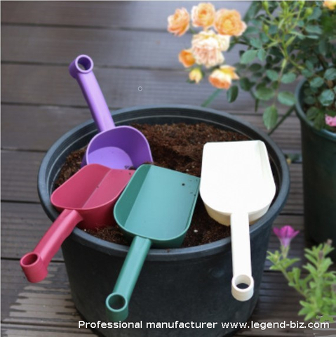 Plastic Courtyard Shovel Garden Scraper Factory Directly Wholesale